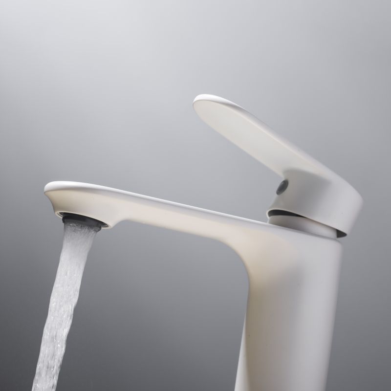 2012-30 Elegant etgrebsmonteret dæksmonteret armatur til varmt og koldt vand, håndvaskarmatur